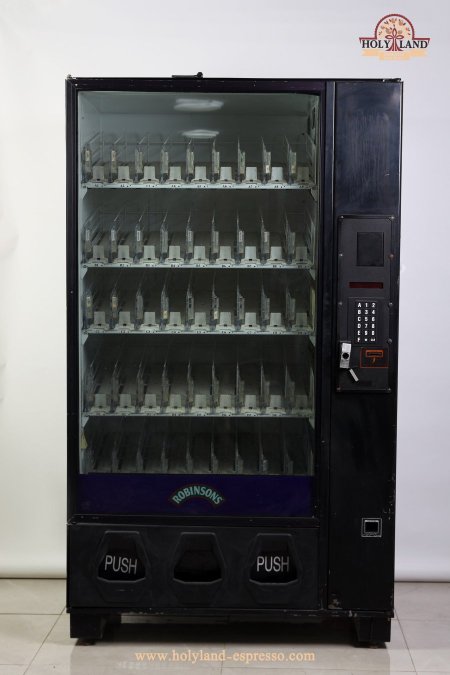 ماكينة الخدمة الذاتية للمشروبات الباردة